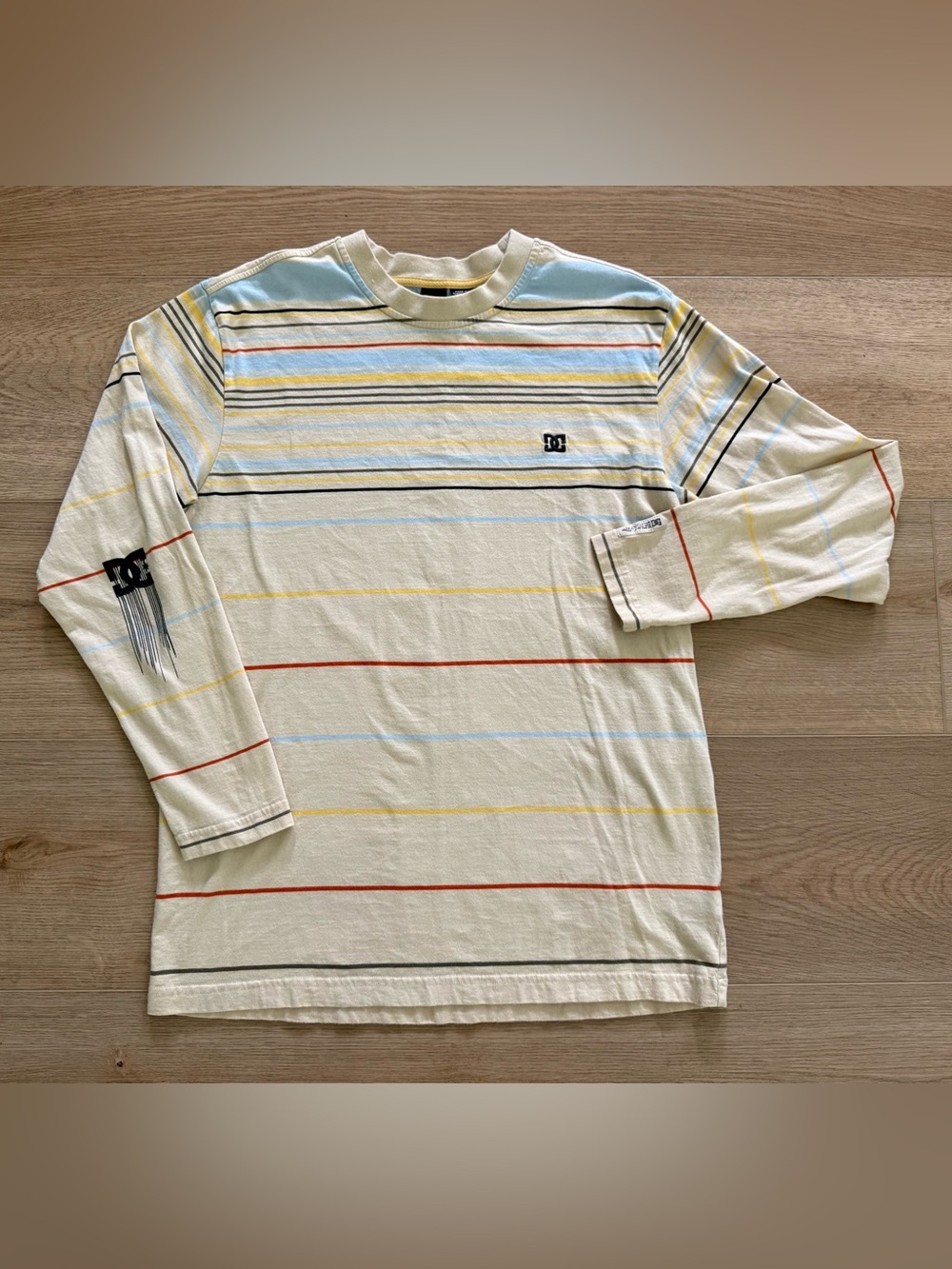 DC Shoes Men’s L Striped Long Sleeve Skate Shirt Y2K Cream